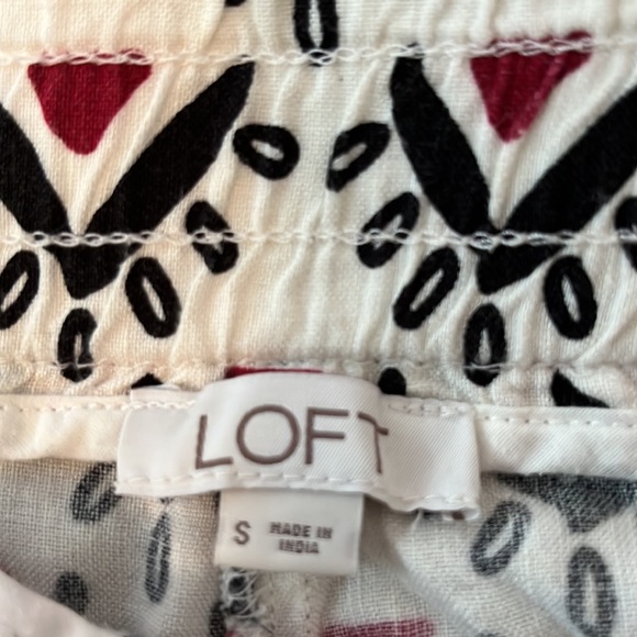 LOFT Linen Blend Pull On Geometric Print Short Size S - Picture 4 of 6